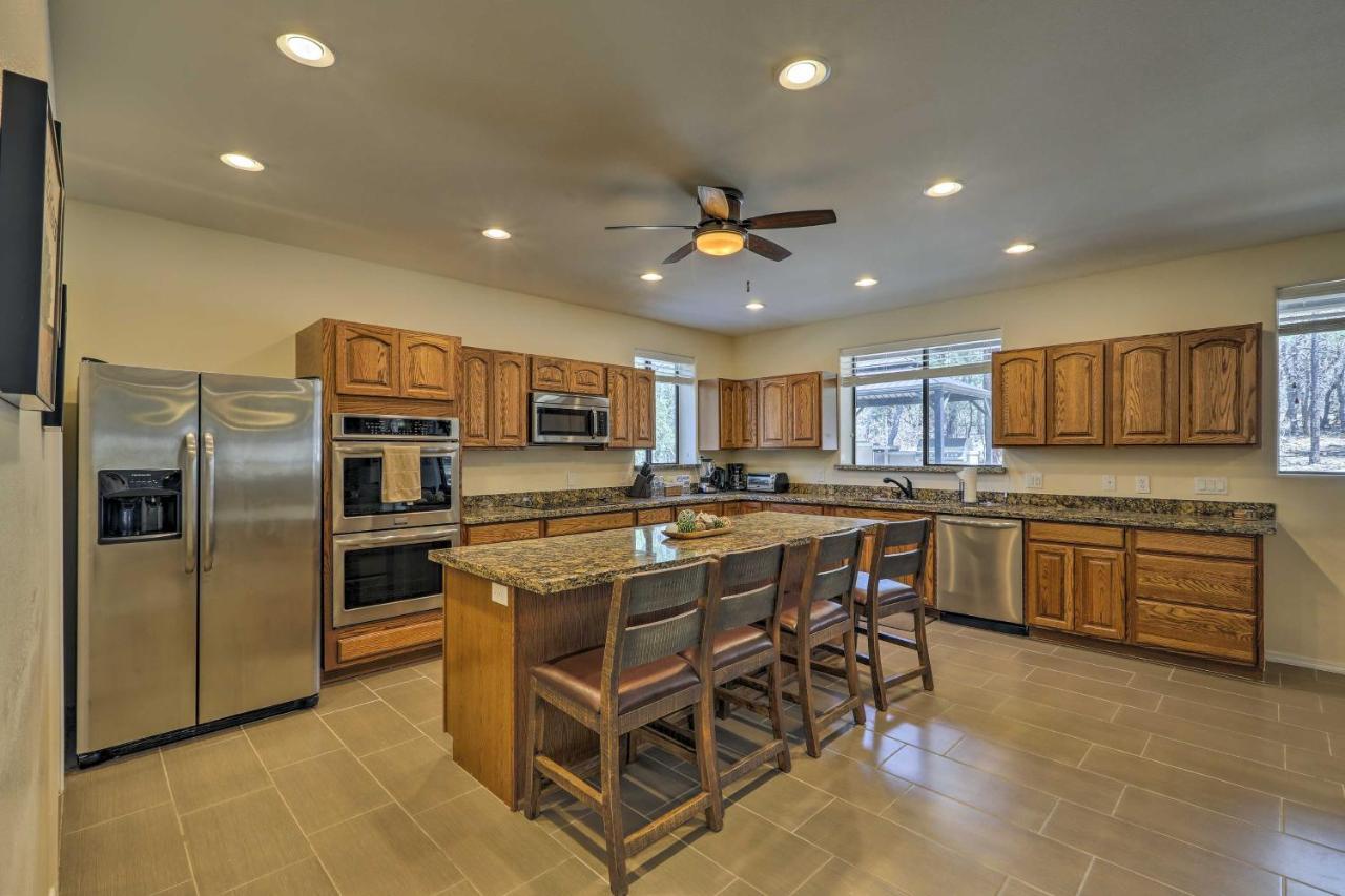 Spacious Pinetop-Lakeside Home With Hot Tub And Grill! מראה חיצוני תמונה