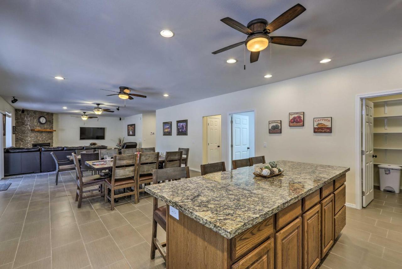Spacious Pinetop-Lakeside Home With Hot Tub And Grill! מראה חיצוני תמונה